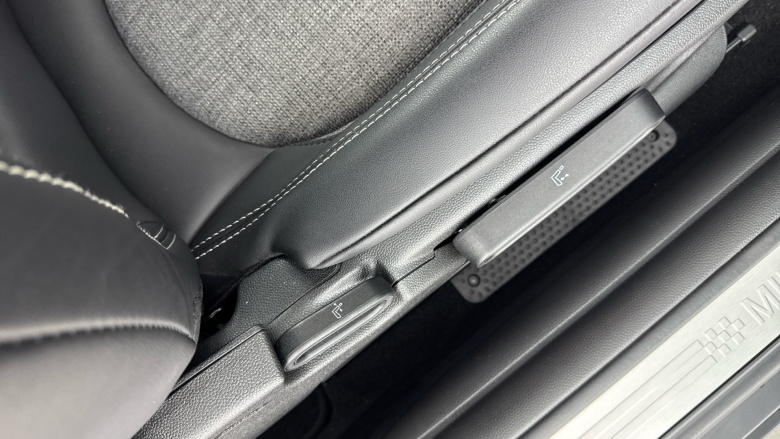 MINI Hatchback 135kW Cooper S Level 2 33kWh 3dr Auto Electric Hatchback